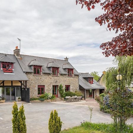 La Villa Du Golf - Avec Piscine Couverte Chauffee Et Jacuzzi Le Tronchet  Bagian luar foto